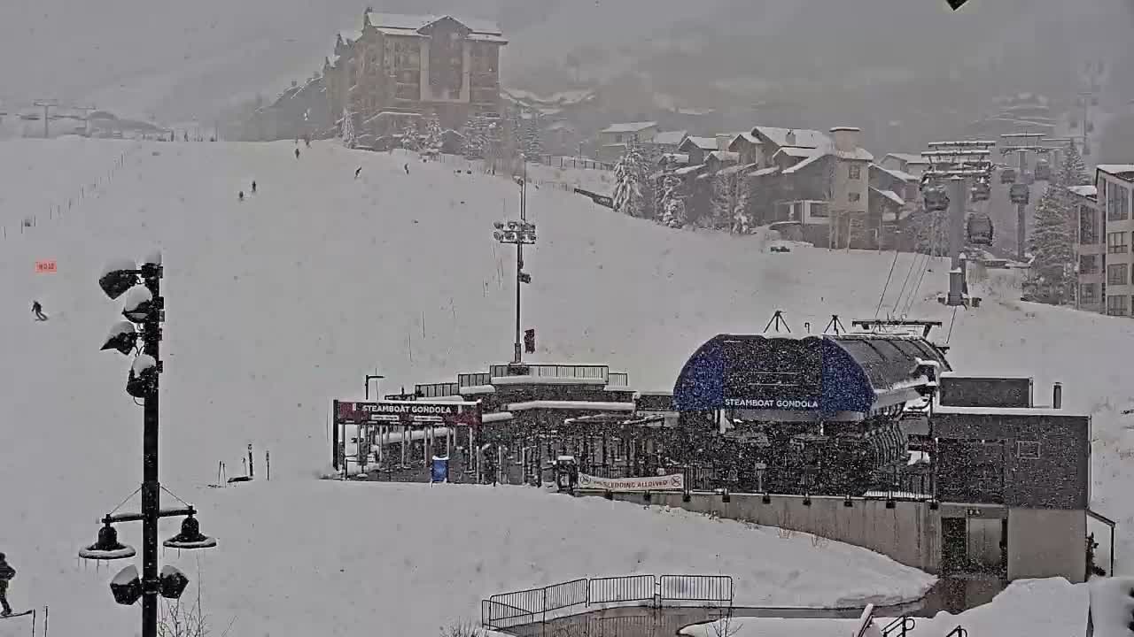 Steamboat Gondola Ropeway & Ski Slopes Live Cam - Steamboat Springs, Routt County, Colorado, USA