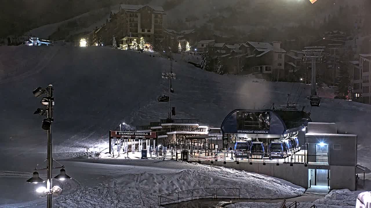 Steamboat Gondola Ropeway & Ski Slopes Live Cam - Steamboat Springs, Routt County, Colorado, USA