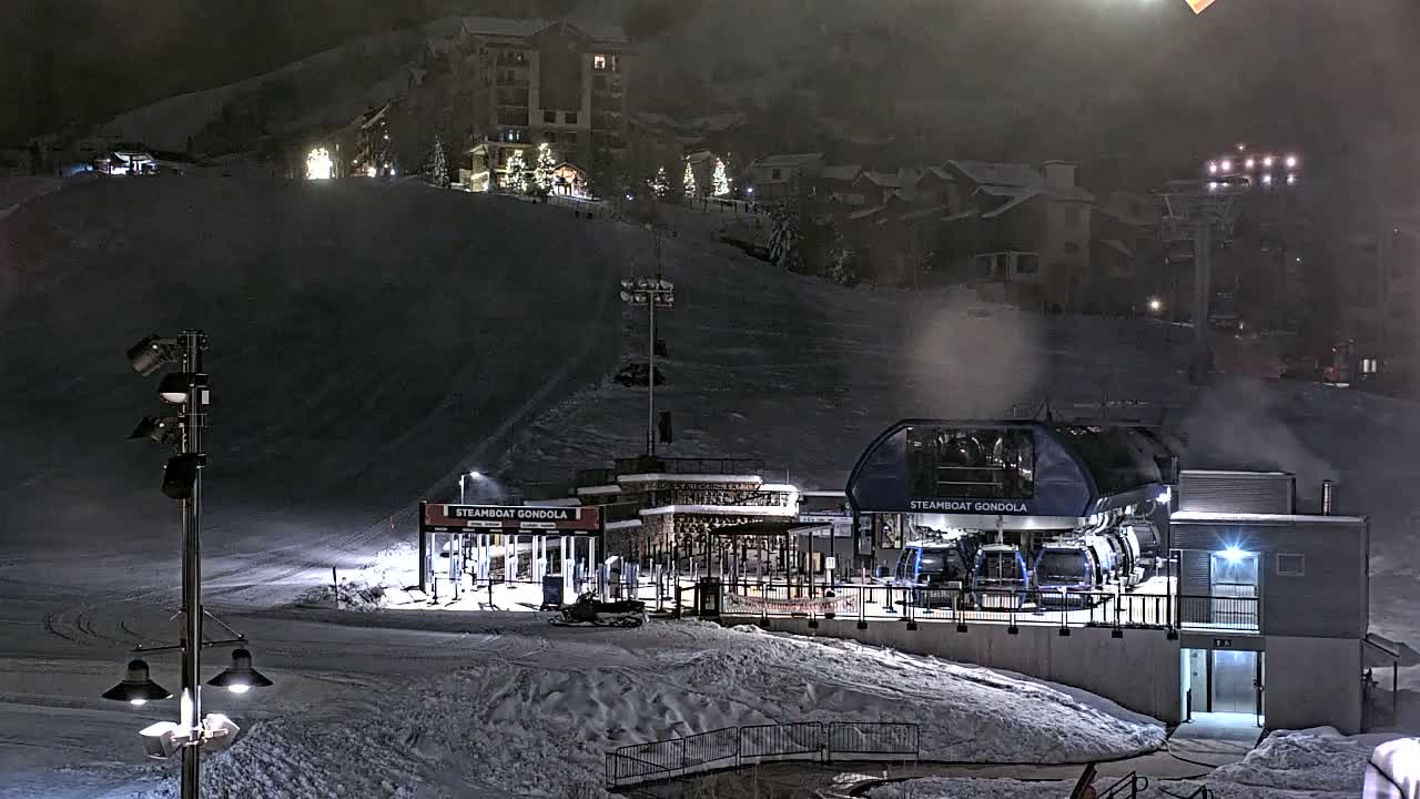 Steamboat Gondola Ropeway & Ski Slopes Live Cam - Steamboat Springs, Routt County, Colorado, USA