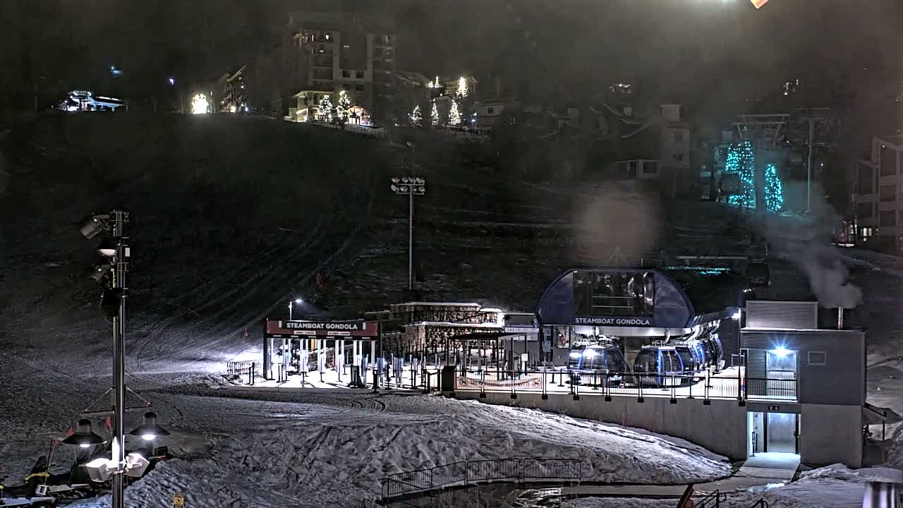 Steamboat Gondola Ropeway & Ski Slopes Live Cam - Steamboat Springs, Routt County, Colorado, USA