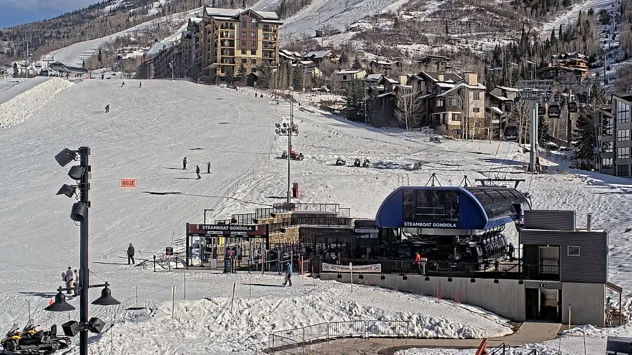 Steamboat Gondola Ropeway & Ski Slopes Live Cam - Steamboat Springs, Routt County, Colorado, USA