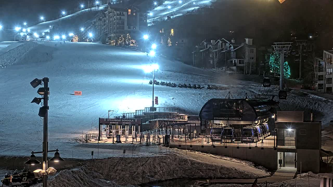 Steamboat Gondola Ropeway & Ski Slopes Live Cam - Steamboat Springs, Routt County, Colorado, USA