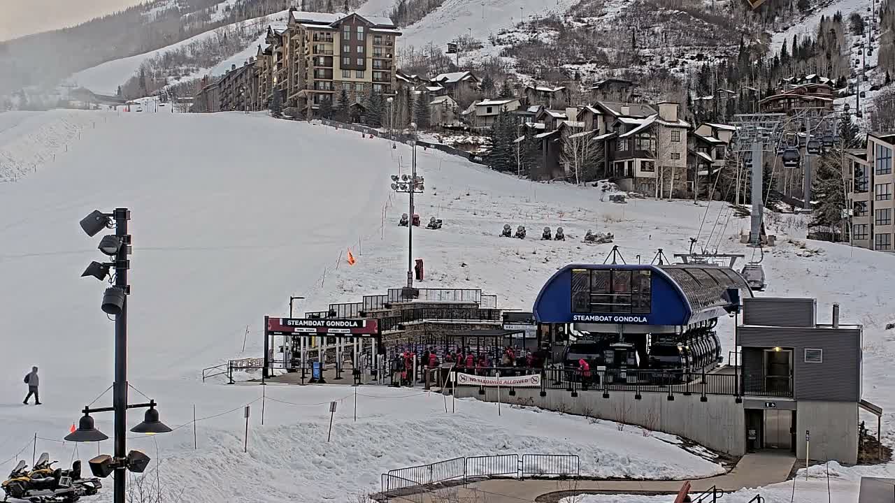 Steamboat Gondola Ropeway & Ski Slopes Live Cam - Steamboat Springs, Routt County, Colorado, USA