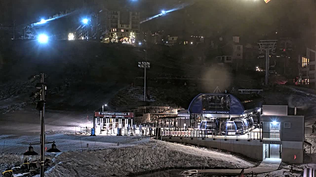 Steamboat Gondola Ropeway & Ski Slopes Live Cam - Steamboat Springs, Routt County, Colorado, USA