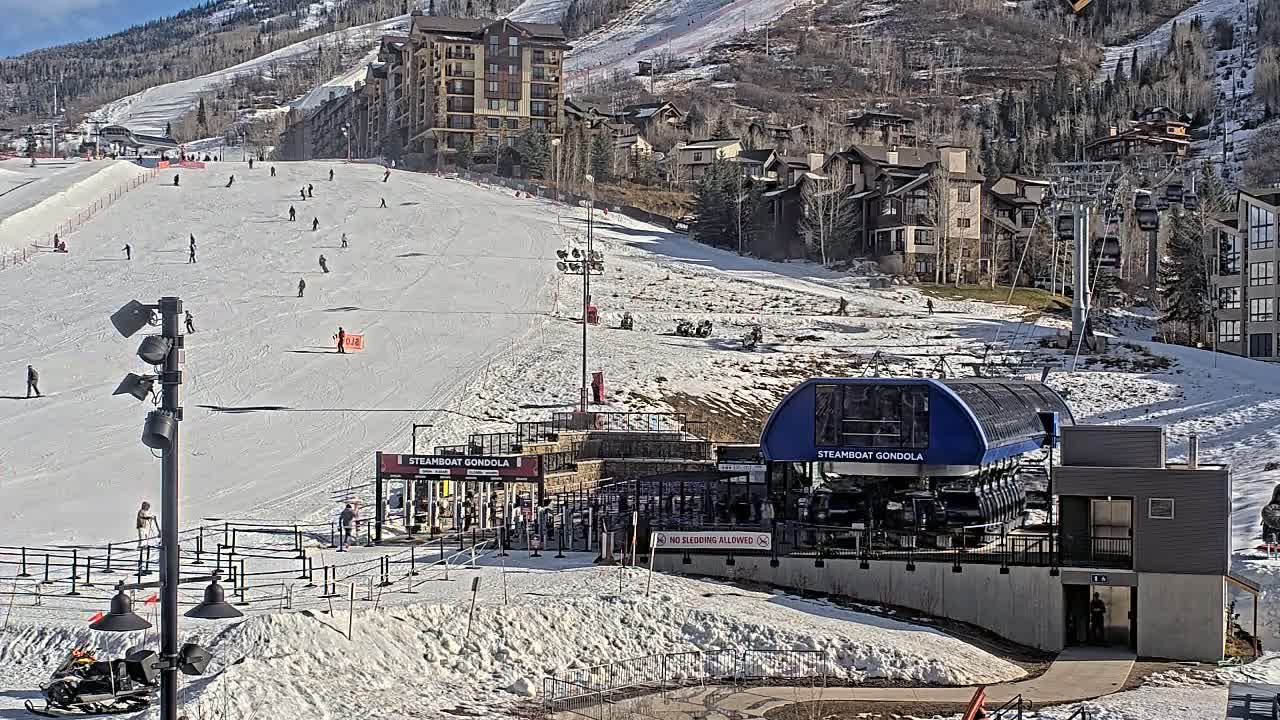 Steamboat Gondola Ropeway & Ski Slopes Live Cam - Steamboat Springs, Routt County, Colorado, USA