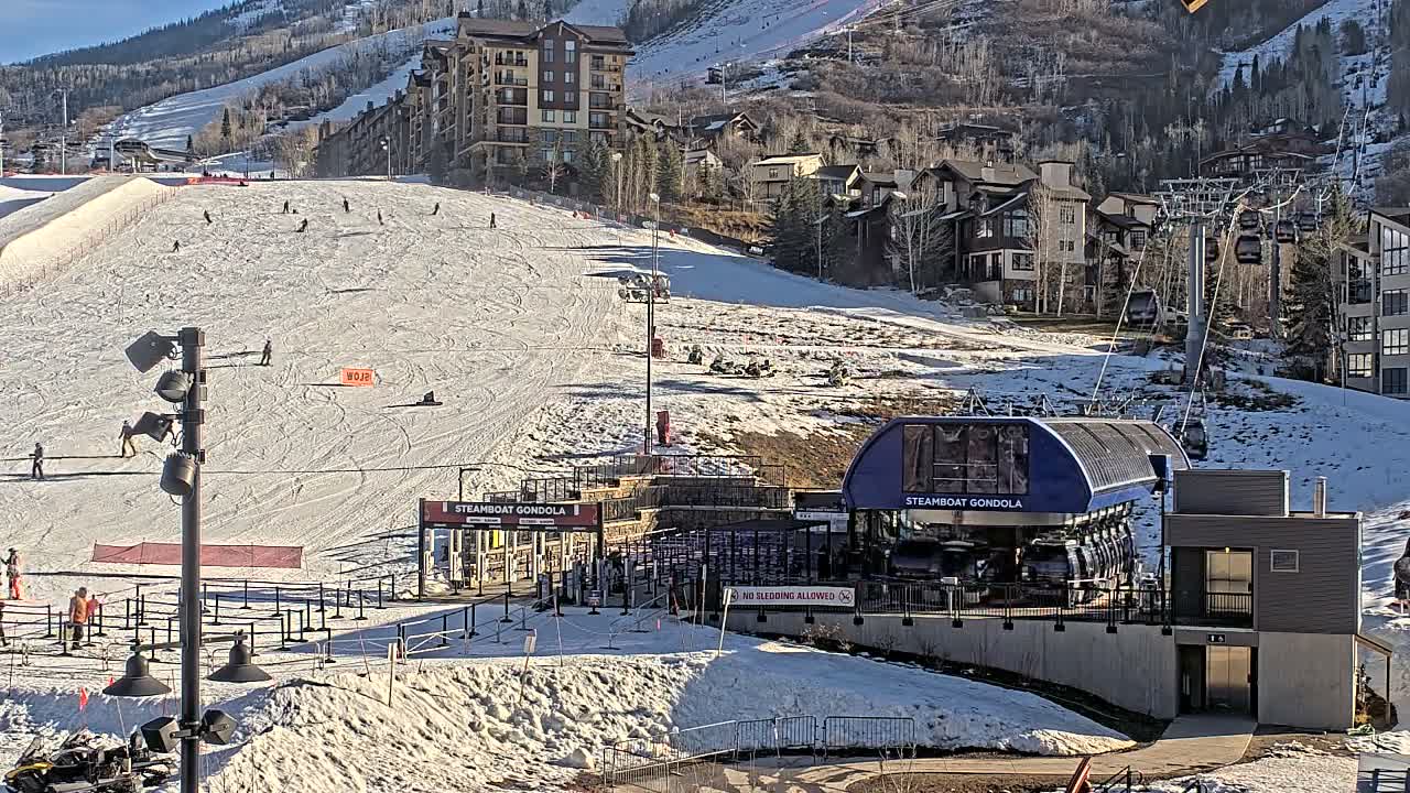 Steamboat Gondola Ropeway & Ski Slopes Live Cam - Steamboat Springs, Routt County, Colorado, USA