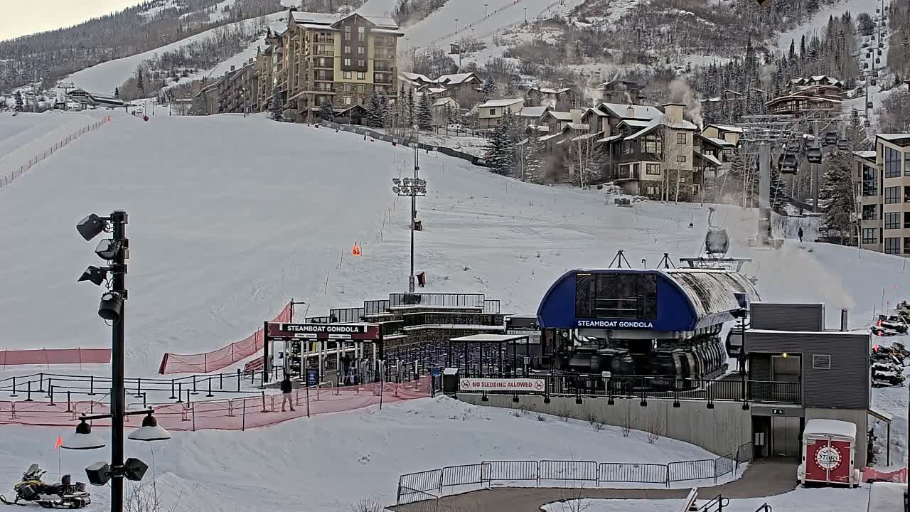Steamboat Gondola Ropeway & Ski Slopes Live Cam - Steamboat Springs, Routt County, Colorado, USA