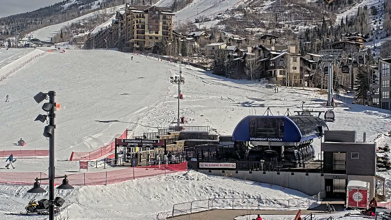 Steamboat Gondola Ropeway & Ski Slopes Live Cam - Steamboat Springs, Routt County, Colorado, USA