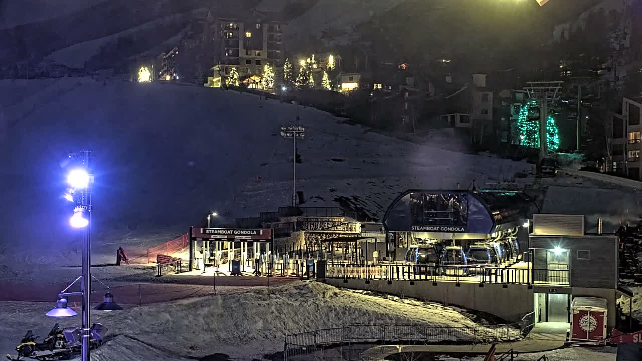 Steamboat Gondola Ropeway & Ski Slopes Live Cam - Steamboat Springs, Routt County, Colorado, USA