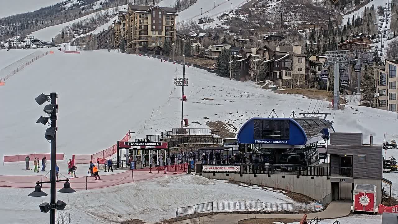 Steamboat Gondola Ropeway & Ski Slopes Live Cam - Steamboat Springs, Routt County, Colorado, USA