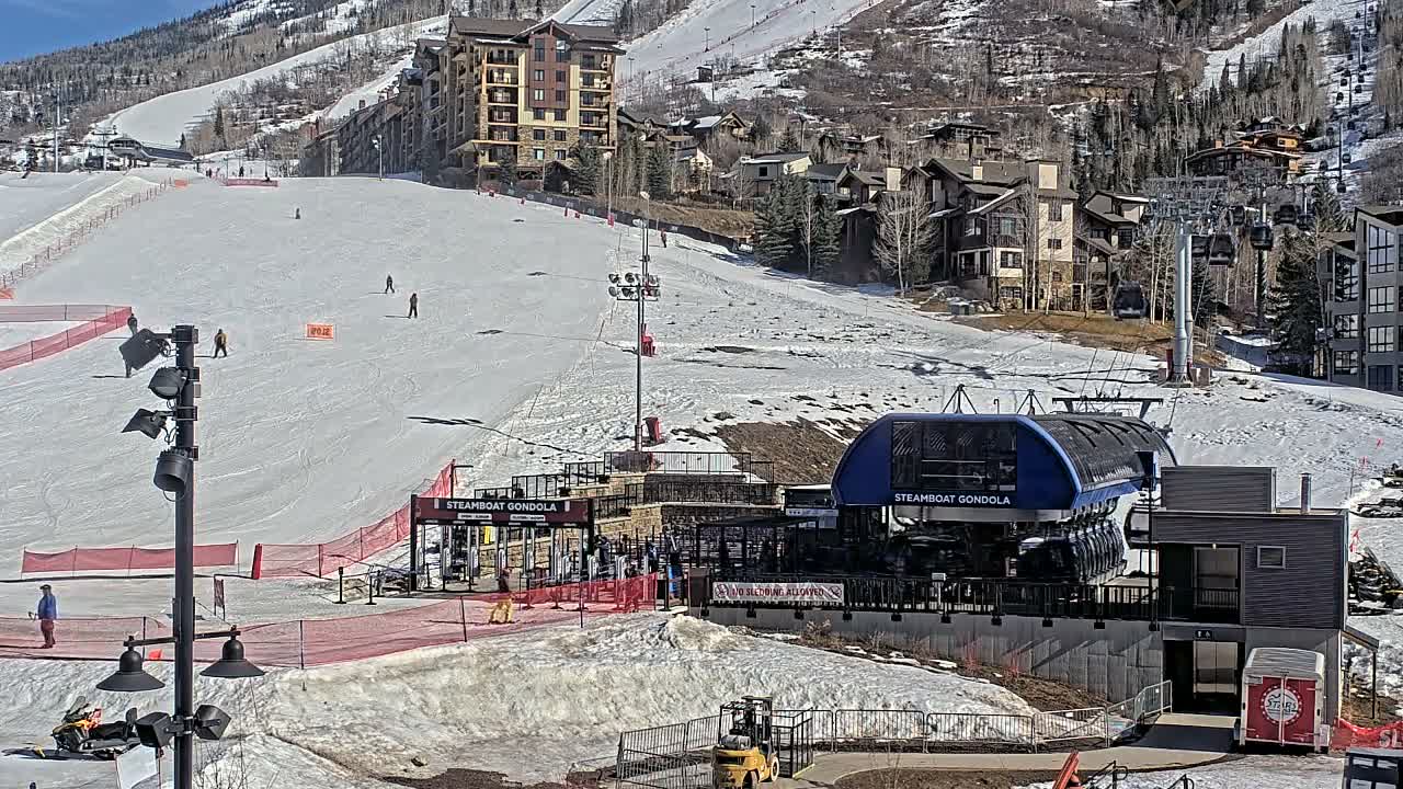 Steamboat Gondola Ropeway & Ski Slopes Live Cam - Steamboat Springs, Routt County, Colorado, USA