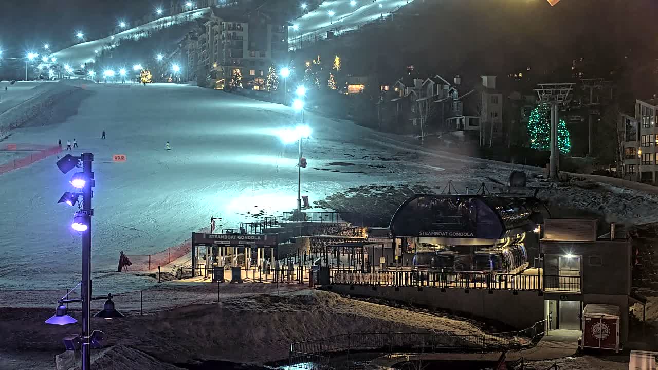 Steamboat Gondola Ropeway & Ski Slopes Live Cam - Steamboat Springs, Routt County, Colorado, USA