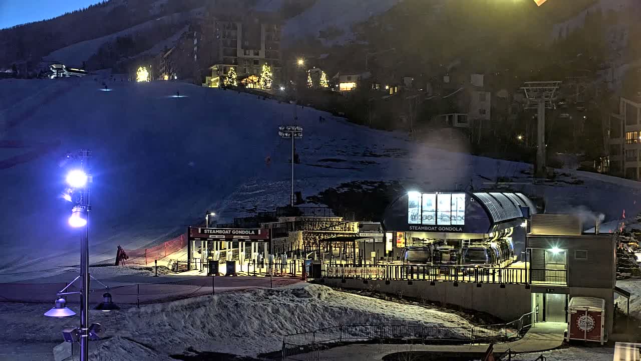 Steamboat Gondola Ropeway & Ski Slopes Live Cam - Steamboat Springs, Routt County, Colorado, USA