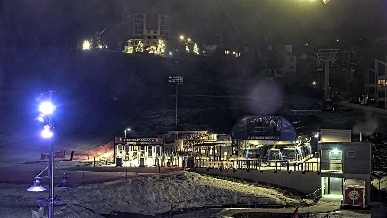 Steamboat Gondola Ropeway & Ski Slopes Live Cam - Steamboat Springs, Routt County, Colorado, USA