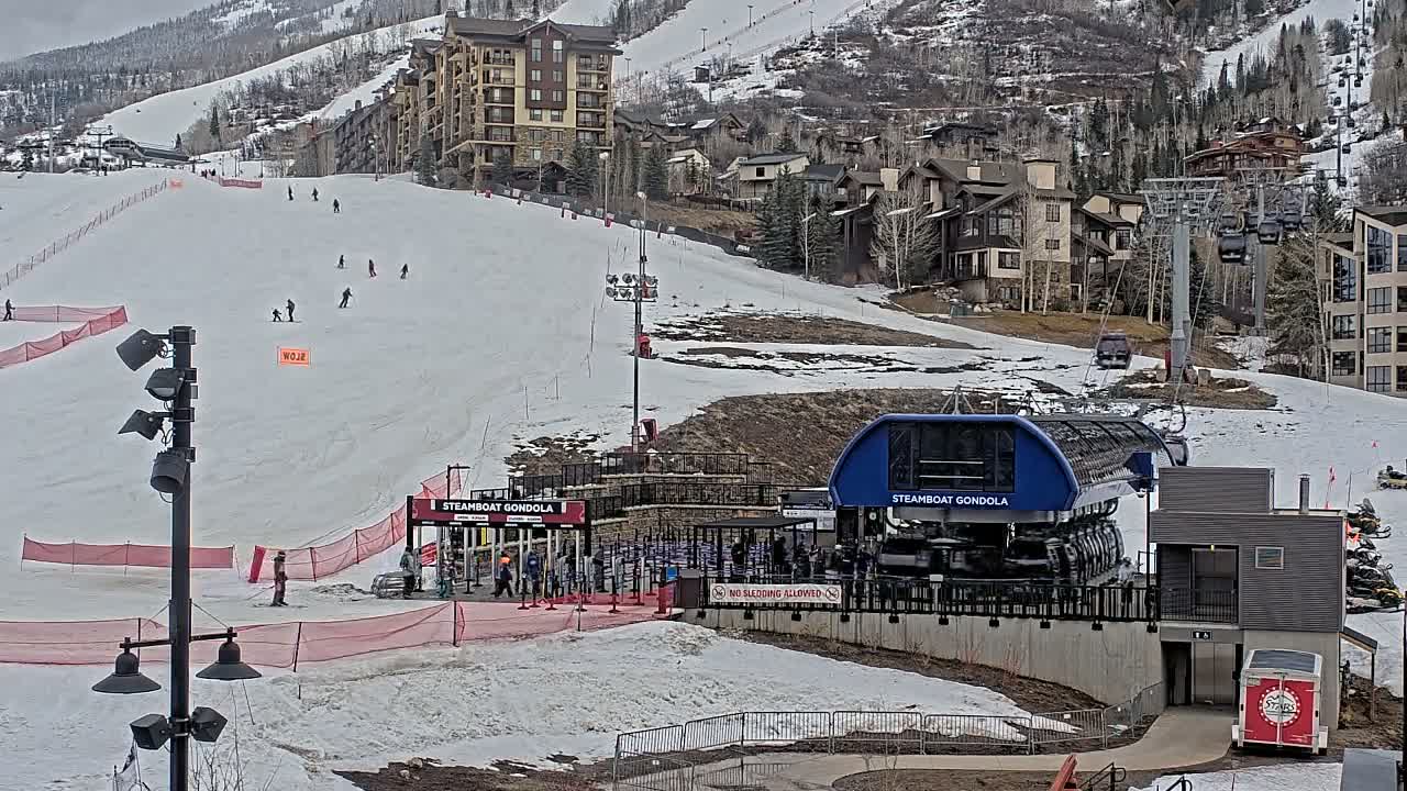 Steamboat Gondola Ropeway & Ski Slopes Live Cam - Steamboat Springs, Routt County, Colorado, USA
