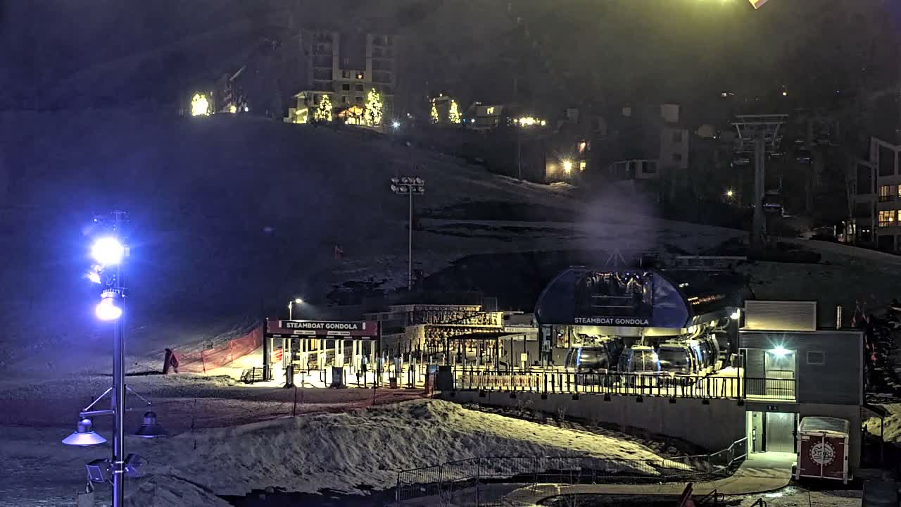 Steamboat Gondola Ropeway & Ski Slopes Live Cam - Steamboat Springs, Routt County, Colorado, USA