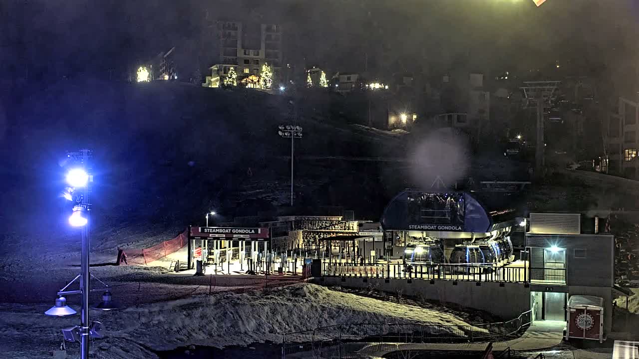 Steamboat Gondola Ropeway & Ski Slopes Live Cam - Steamboat Springs, Routt County, Colorado, USA