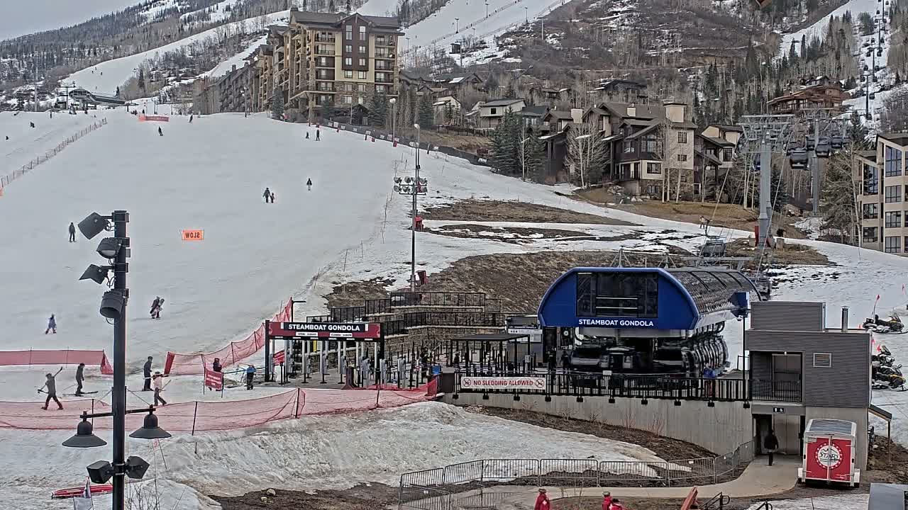 Steamboat Gondola Ropeway & Ski Slopes Live Cam - Steamboat Springs, Routt County, Colorado, USA