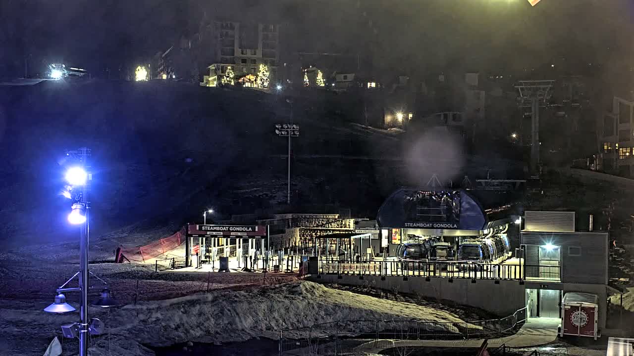 Steamboat Gondola Ropeway & Ski Slopes Live Cam - Steamboat Springs, Routt County, Colorado, USA