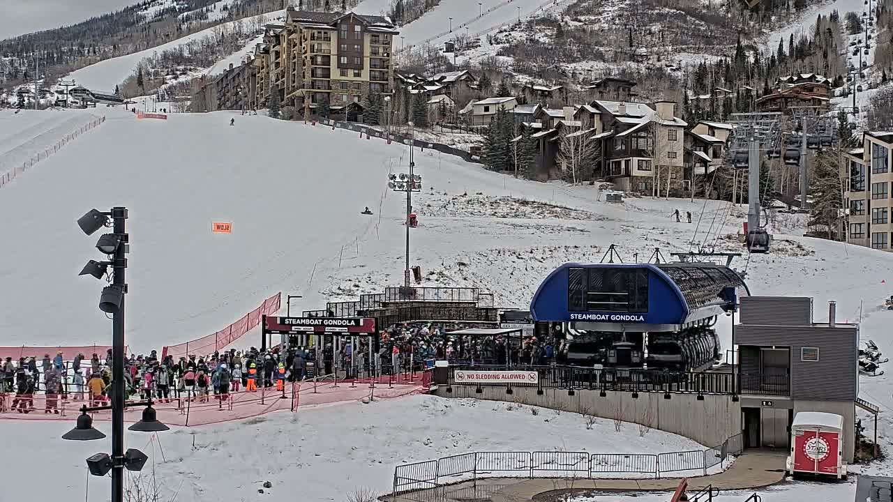 Steamboat Gondola Ropeway & Ski Slopes Live Cam - Steamboat Springs, Routt County, Colorado, USA