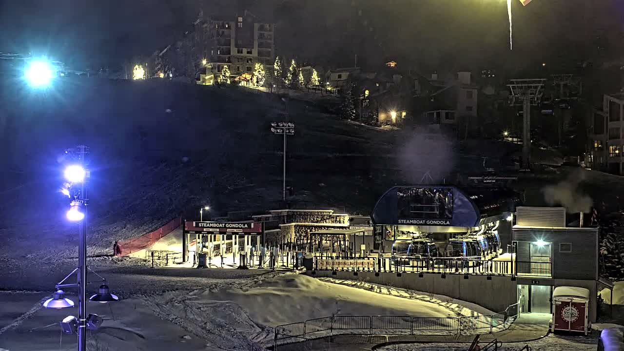 Steamboat Gondola Ropeway & Ski Slopes Live Cam - Steamboat Springs, Routt County, Colorado, USA