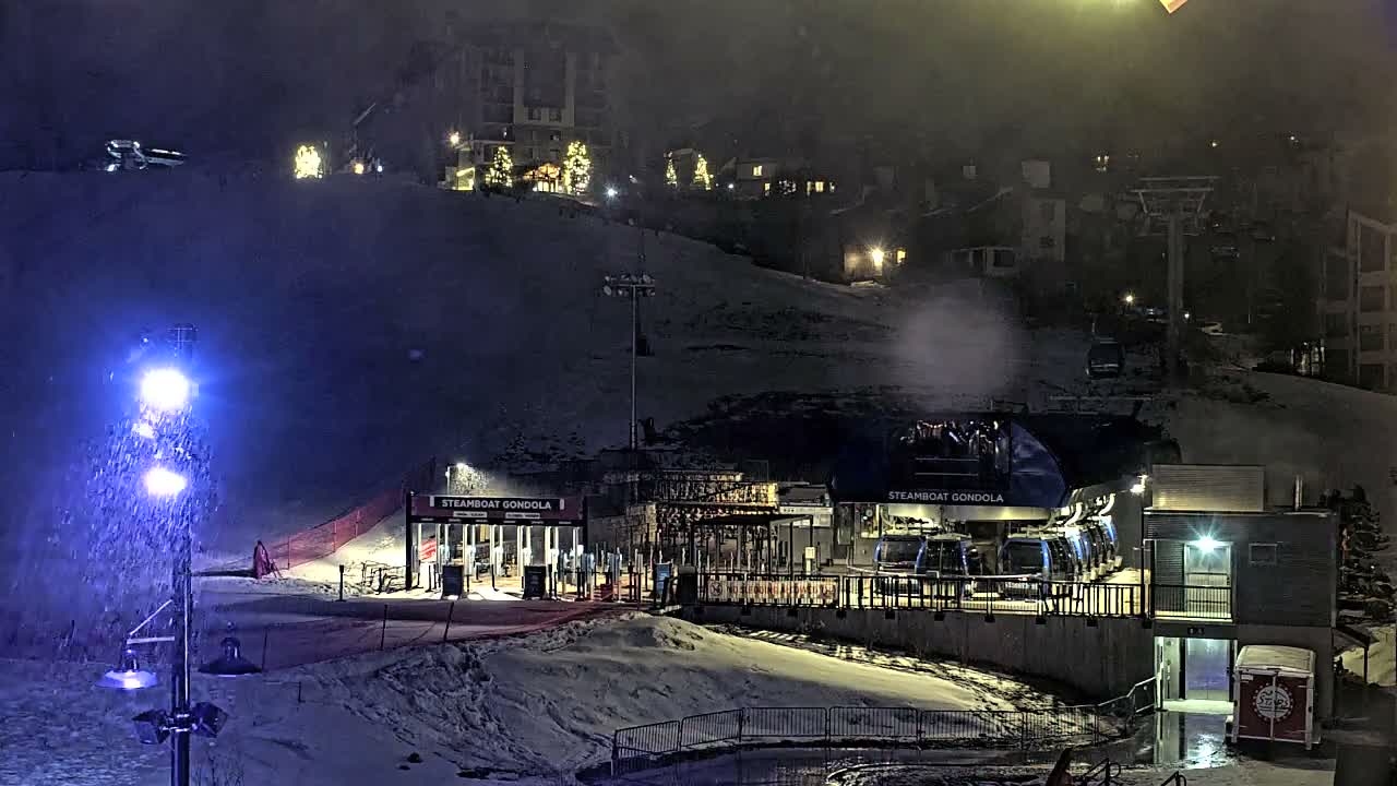 Steamboat Gondola Ropeway & Ski Slopes Live Cam - Steamboat Springs, Routt County, Colorado, USA