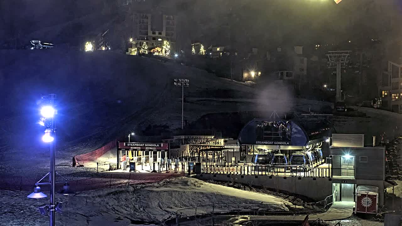 Steamboat Gondola Ropeway & Ski Slopes Live Cam - Steamboat Springs, Routt County, Colorado, USA