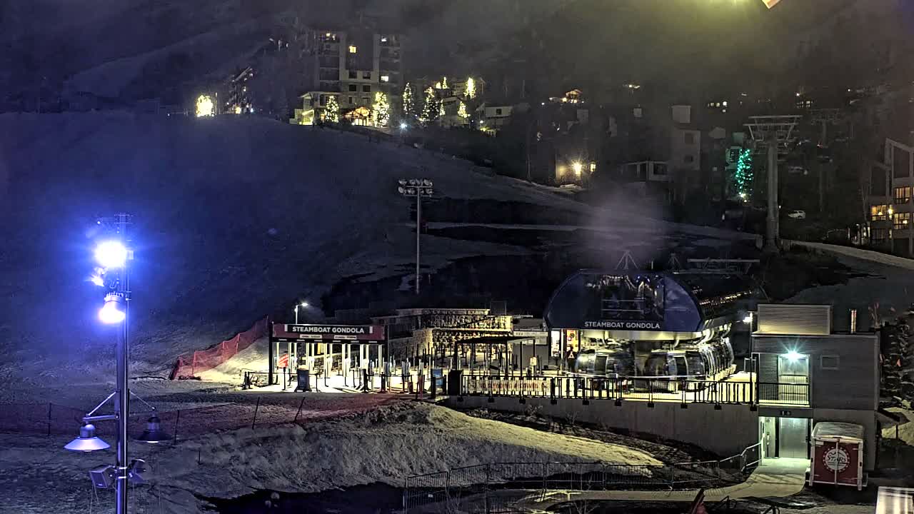 Steamboat Gondola Ropeway & Ski Slopes Live Cam - Steamboat Springs, Routt County, Colorado, USA