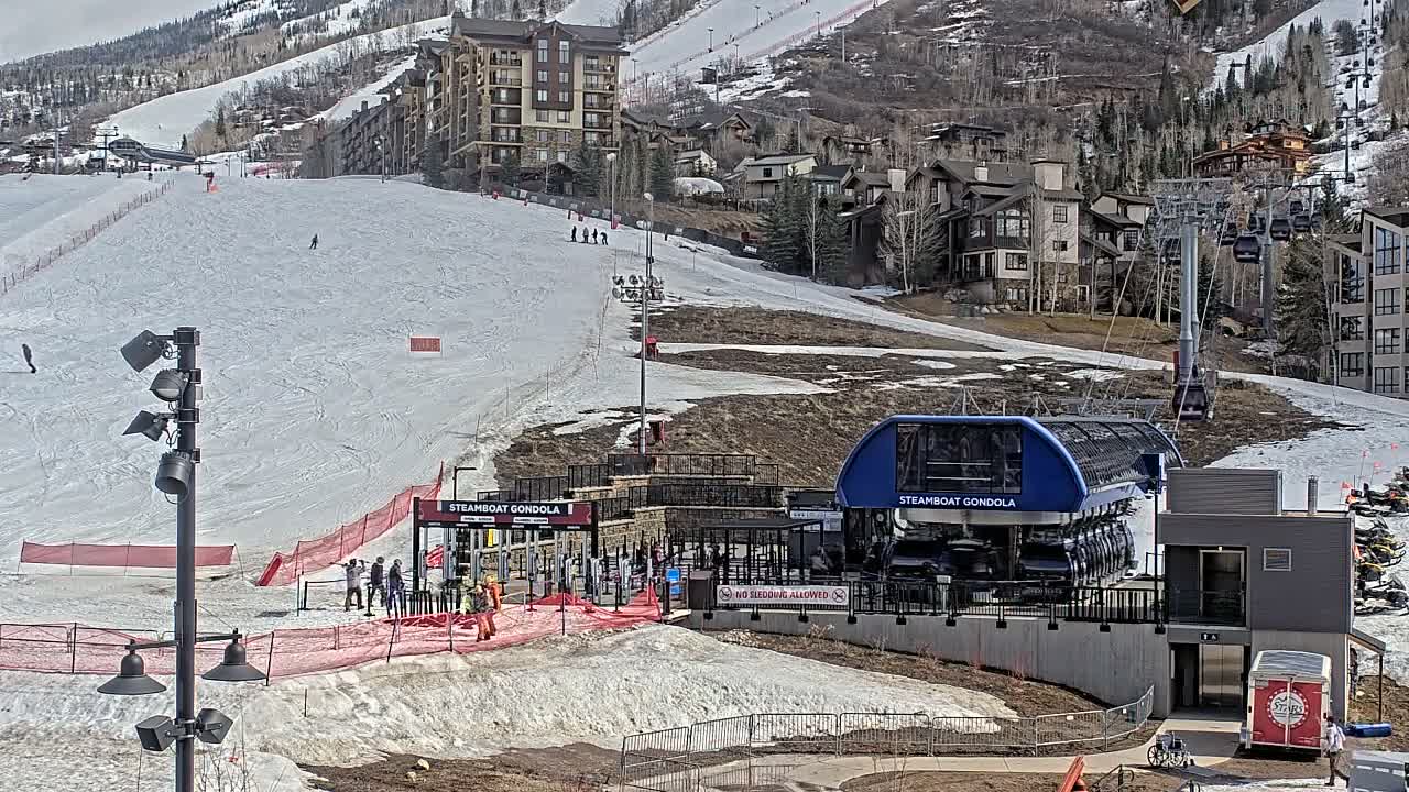 Steamboat Gondola Ropeway & Ski Slopes Live Cam - Steamboat Springs, Routt County, Colorado, USA
