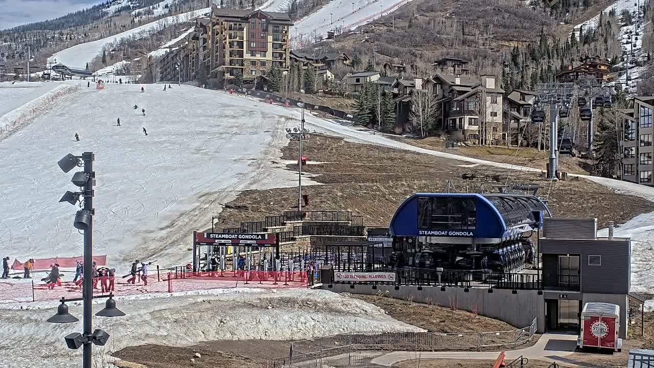 Steamboat Gondola Ropeway & Ski Slopes Live Cam - Steamboat Springs, Routt County, Colorado, USA