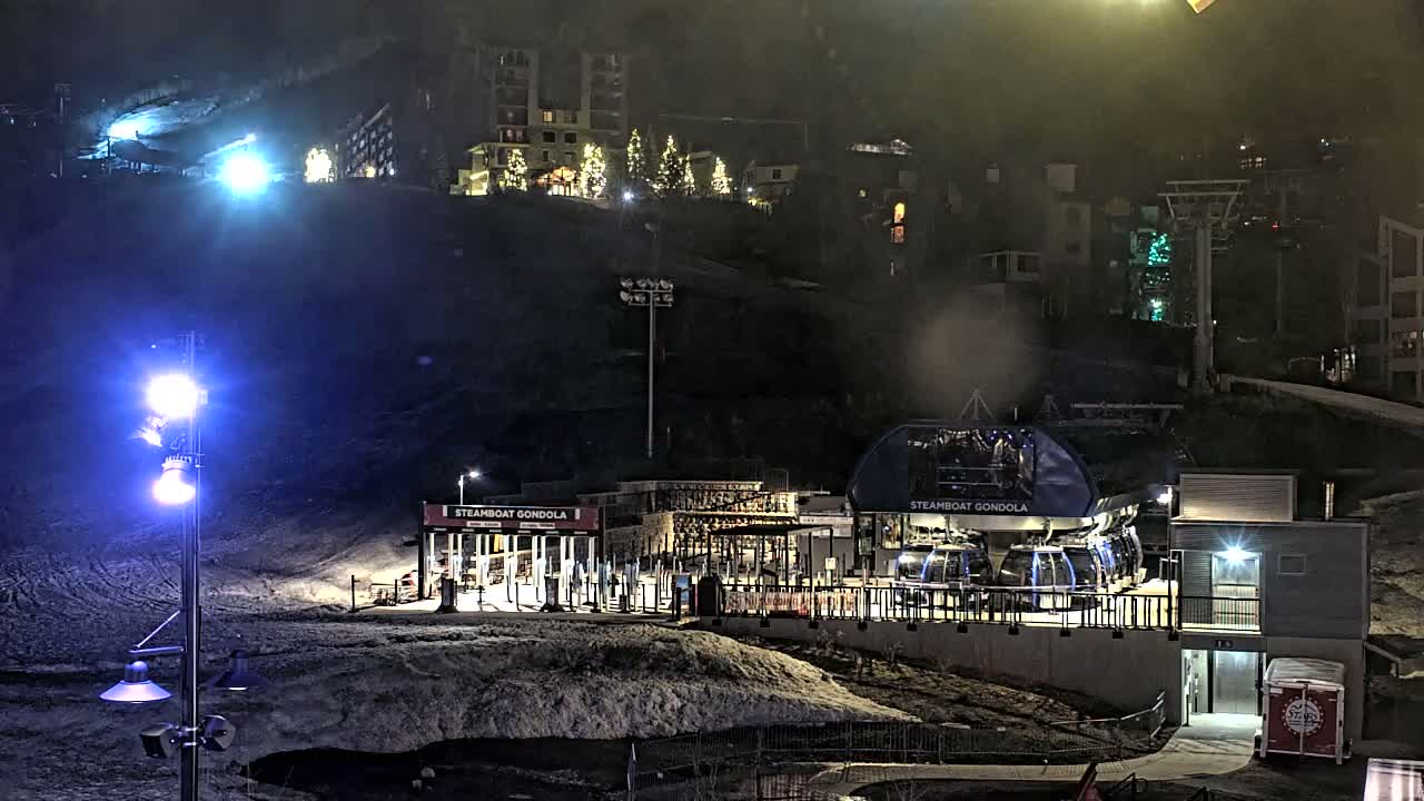 Steamboat Gondola Ropeway & Ski Slopes Live Cam - Steamboat Springs, Routt County, Colorado, USA