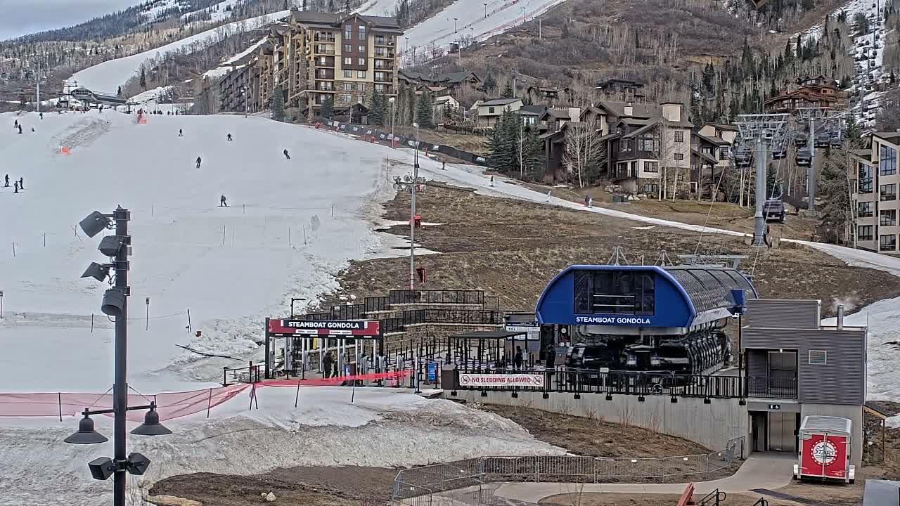 Steamboat Gondola Ropeway & Ski Slopes Live Cam - Steamboat Springs, Routt County, Colorado, USA