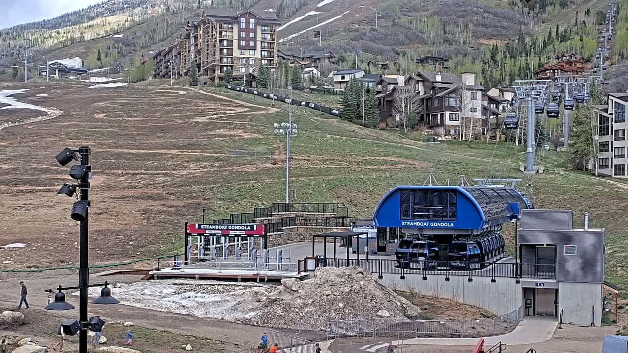 Steamboat Gondola Ropeway & Ski Slopes Live Cam - Steamboat Springs, Routt County, Colorado, USA