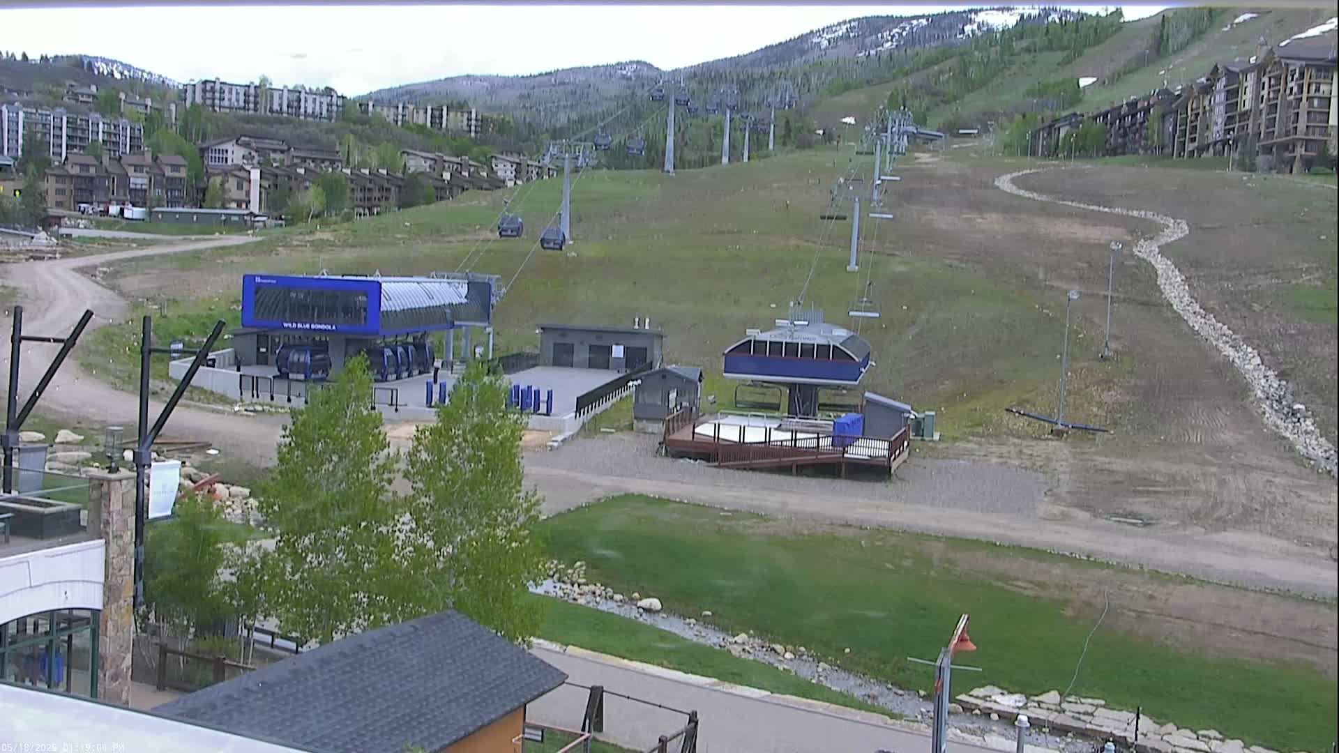 Steamboat Resort Christie Peak Express & Wild Blue Gondola Ropeway & Ski Slopes Live Cam - Steamboat Springs, Routt County, Colorado, USA