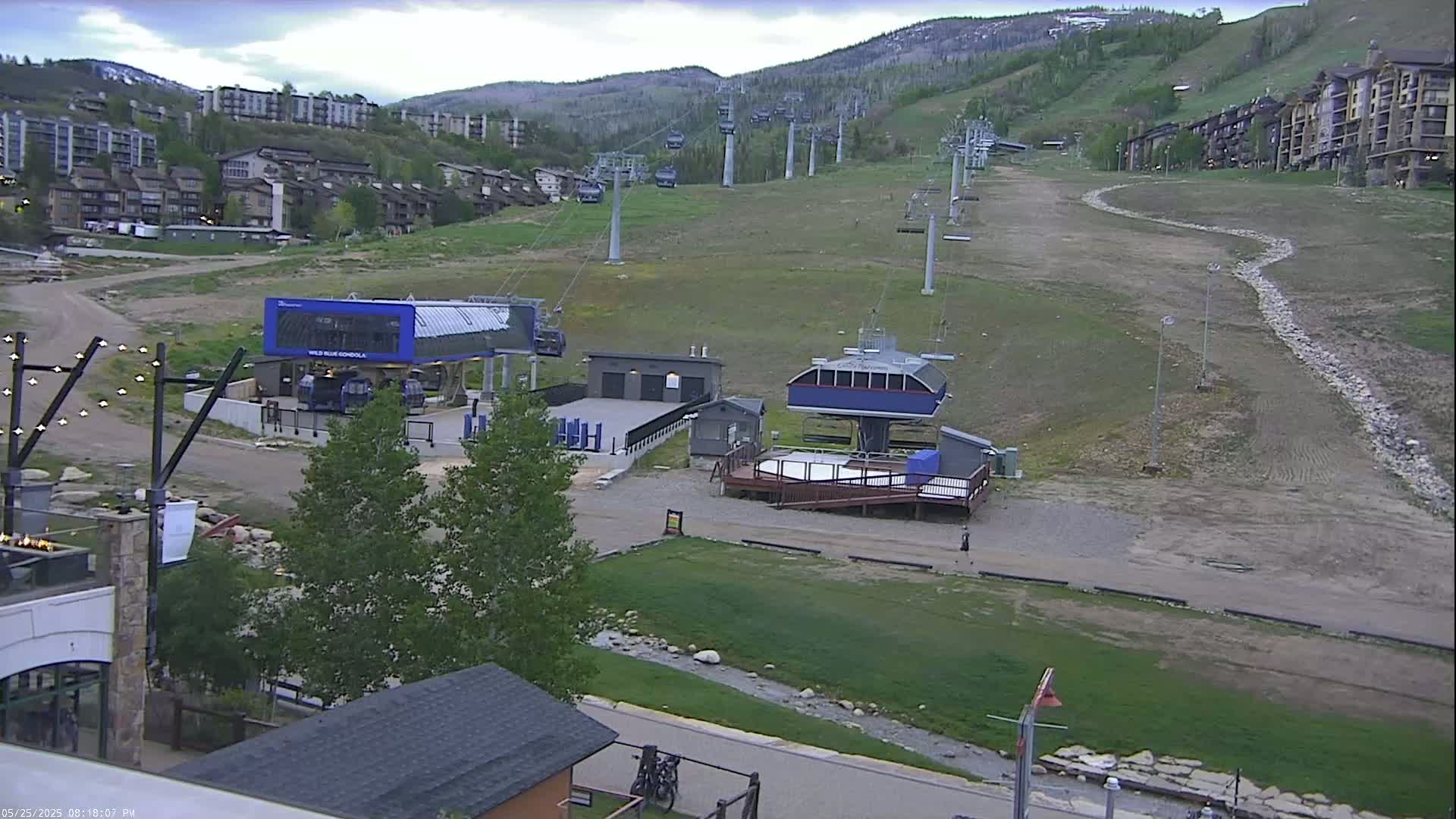 Steamboat Resort Christie Peak Express & Wild Blue Gondola Ropeway & Ski Slopes Live Cam - Steamboat Springs, Routt County, Colorado, USA