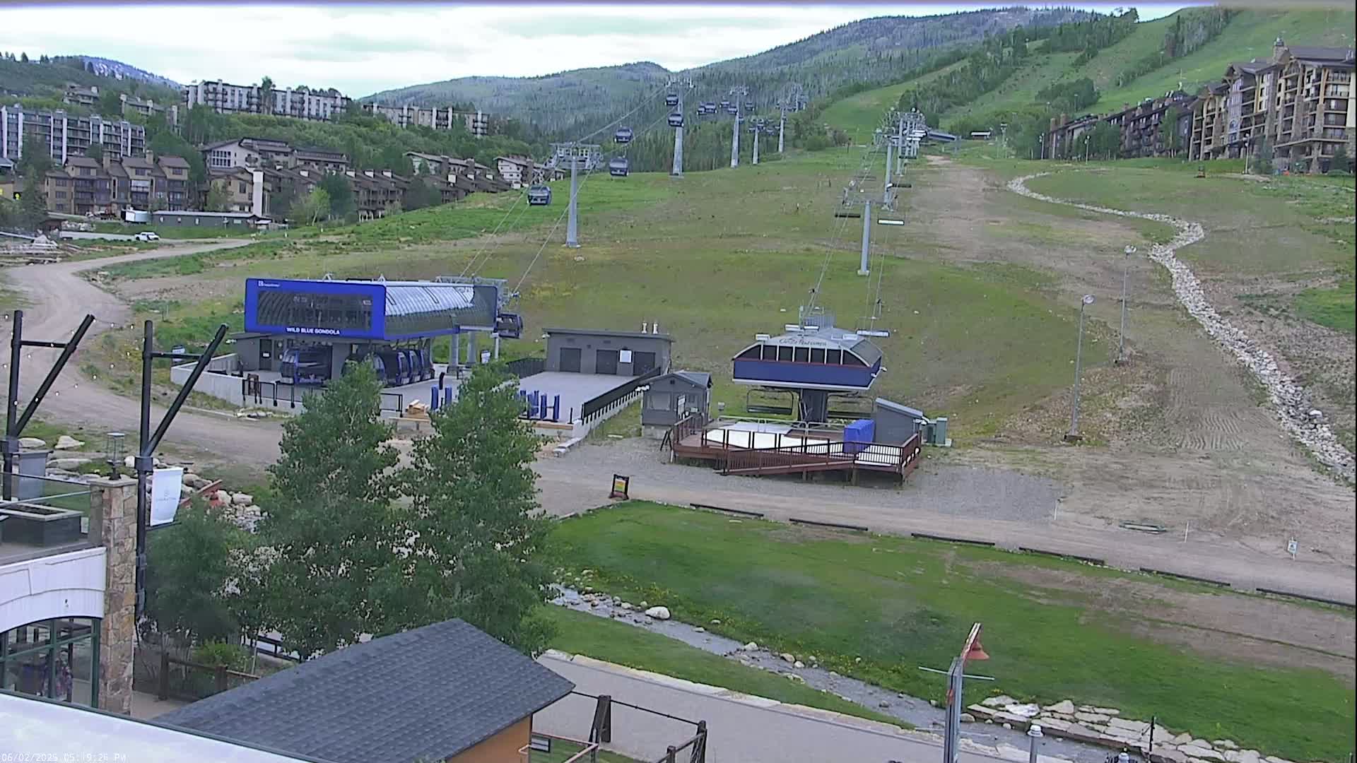 Steamboat Resort Christie Peak Express & Wild Blue Gondola Ropeway & Ski Slopes Live Cam - Steamboat Springs, Routt County, Colorado, USA