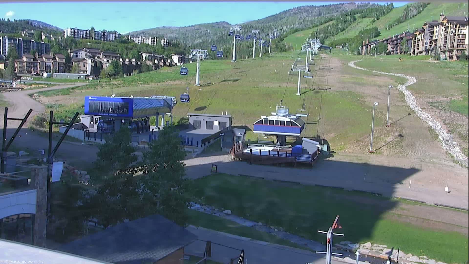 Steamboat Resort Christie Peak Express & Wild Blue Gondola Ropeway & Ski Slopes Live Cam - Steamboat Springs, Routt County, Colorado, USA
