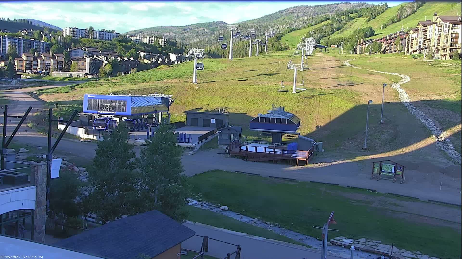 Steamboat Resort Christie Peak Express & Wild Blue Gondola Ropeway & Ski Slopes Live Cam - Steamboat Springs, Routt County, Colorado, USA