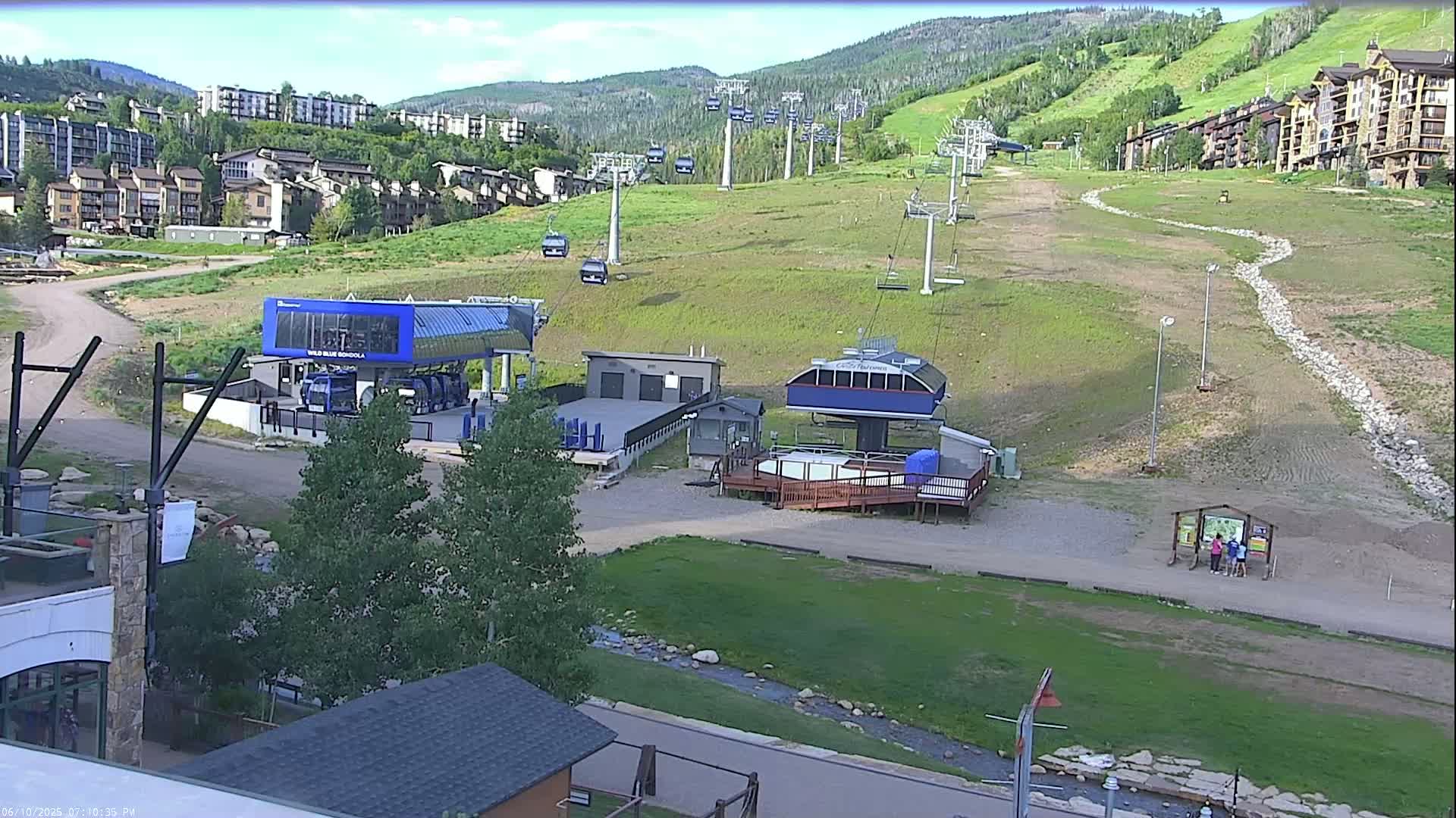 Steamboat Resort Christie Peak Express & Wild Blue Gondola Ropeway & Ski Slopes Live Cam - Steamboat Springs, Routt County, Colorado, USA