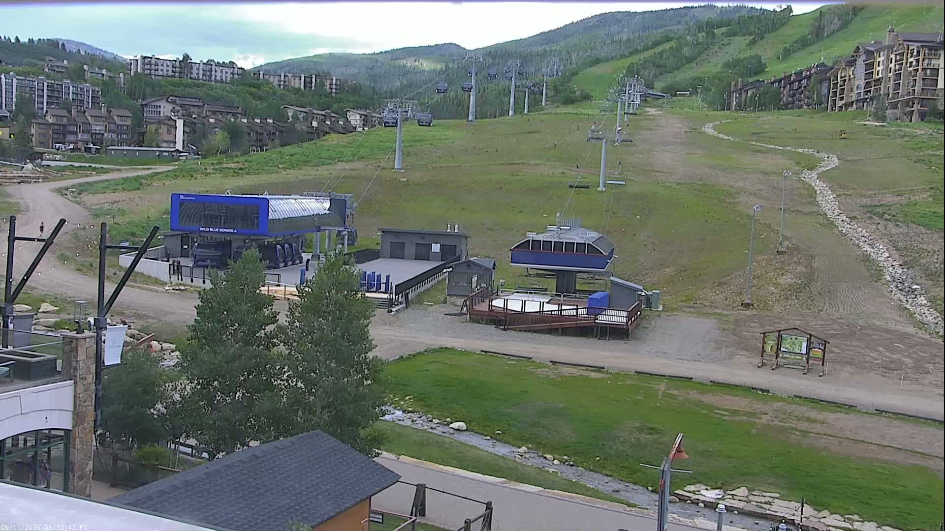 Steamboat Resort Christie Peak Express & Wild Blue Gondola Ropeway & Ski Slopes Live Cam - Steamboat Springs, Routt County, Colorado, USA