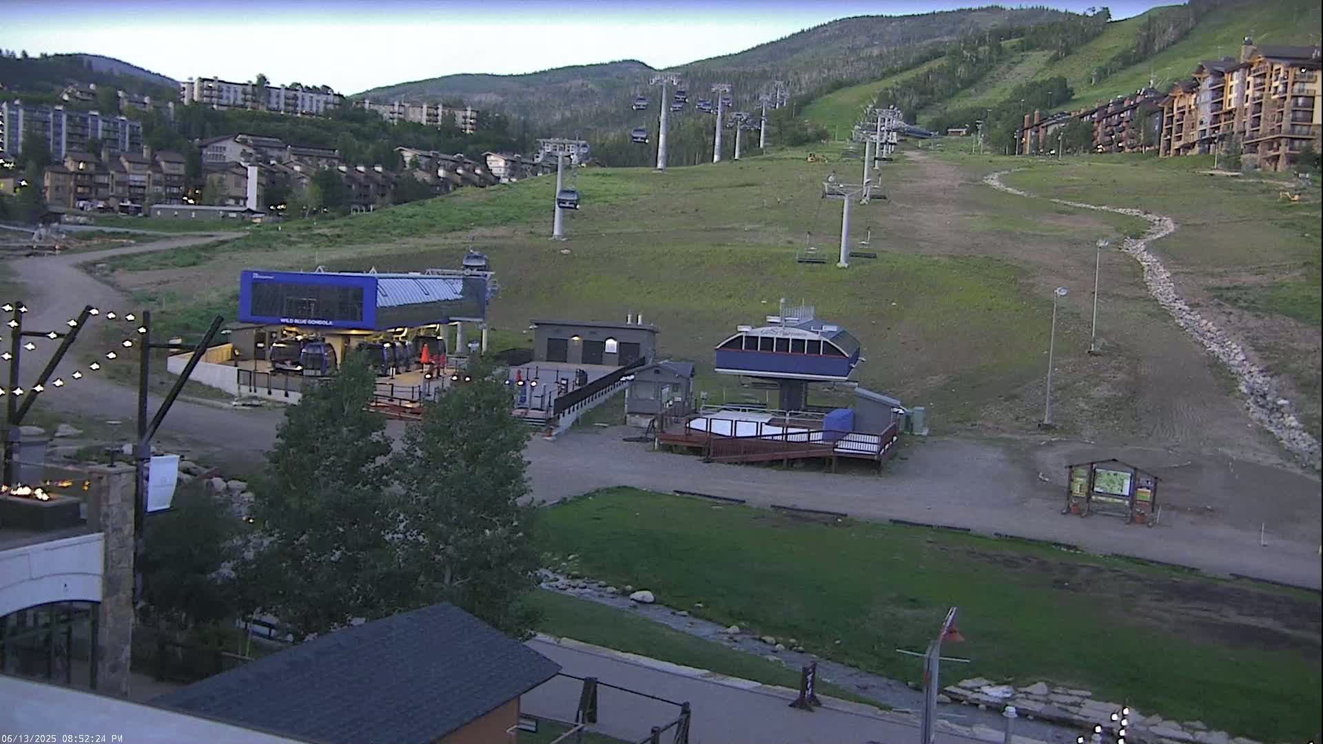 Steamboat Resort Christie Peak Express & Wild Blue Gondola Ropeway & Ski Slopes Live Cam - Steamboat Springs, Routt County, Colorado, USA