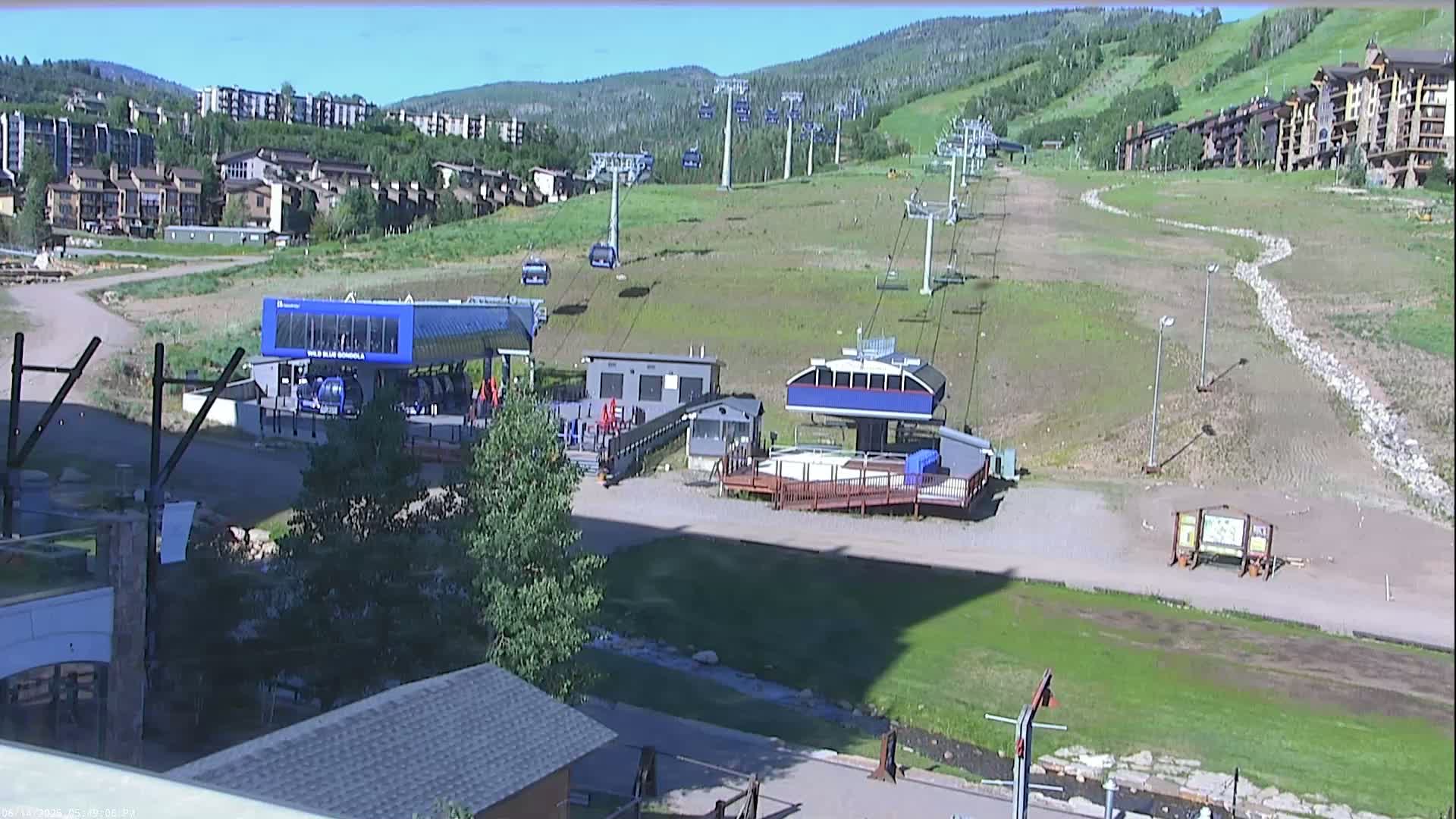 Steamboat Resort Christie Peak Express & Wild Blue Gondola Ropeway & Ski Slopes Live Cam - Steamboat Springs, Routt County, Colorado, USA