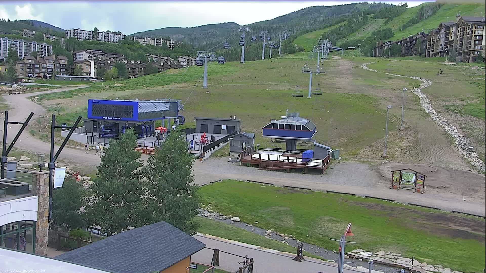 Steamboat Resort Christie Peak Express & Wild Blue Gondola Ropeway & Ski Slopes Live Cam - Steamboat Springs, Routt County, Colorado, USA
