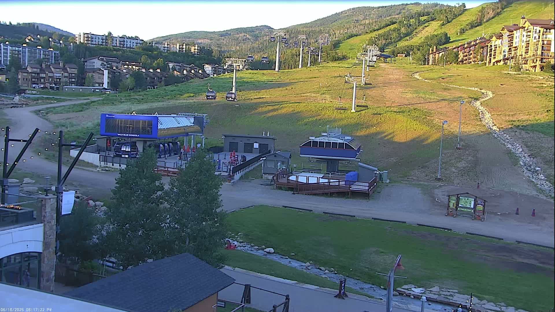 Steamboat Resort Christie Peak Express & Wild Blue Gondola Ropeway & Ski Slopes Live Cam - Steamboat Springs, Routt County, Colorado, USA