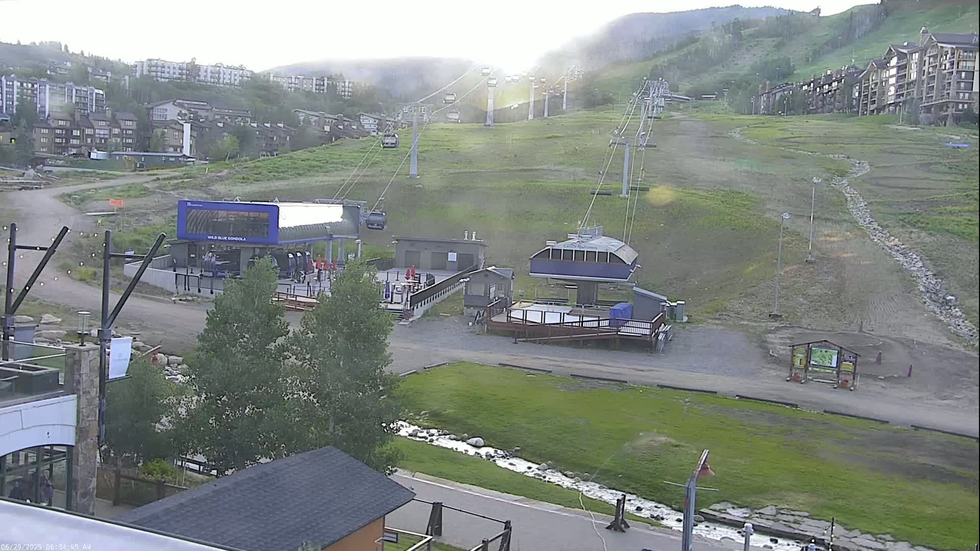 Steamboat Resort Christie Peak Express & Wild Blue Gondola Ropeway & Ski Slopes Live Cam - Steamboat Springs, Routt County, Colorado, USA