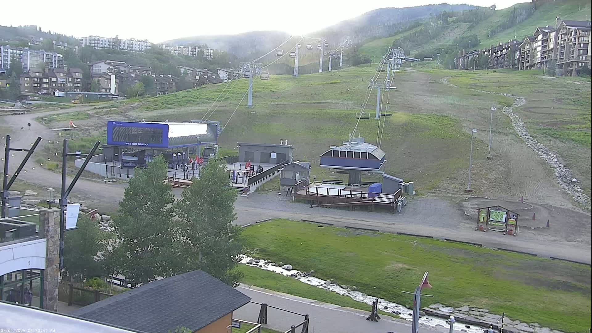 Steamboat Resort Christie Peak Express & Wild Blue Gondola Ropeway & Ski Slopes Live Cam - Steamboat Springs, Routt County, Colorado, USA