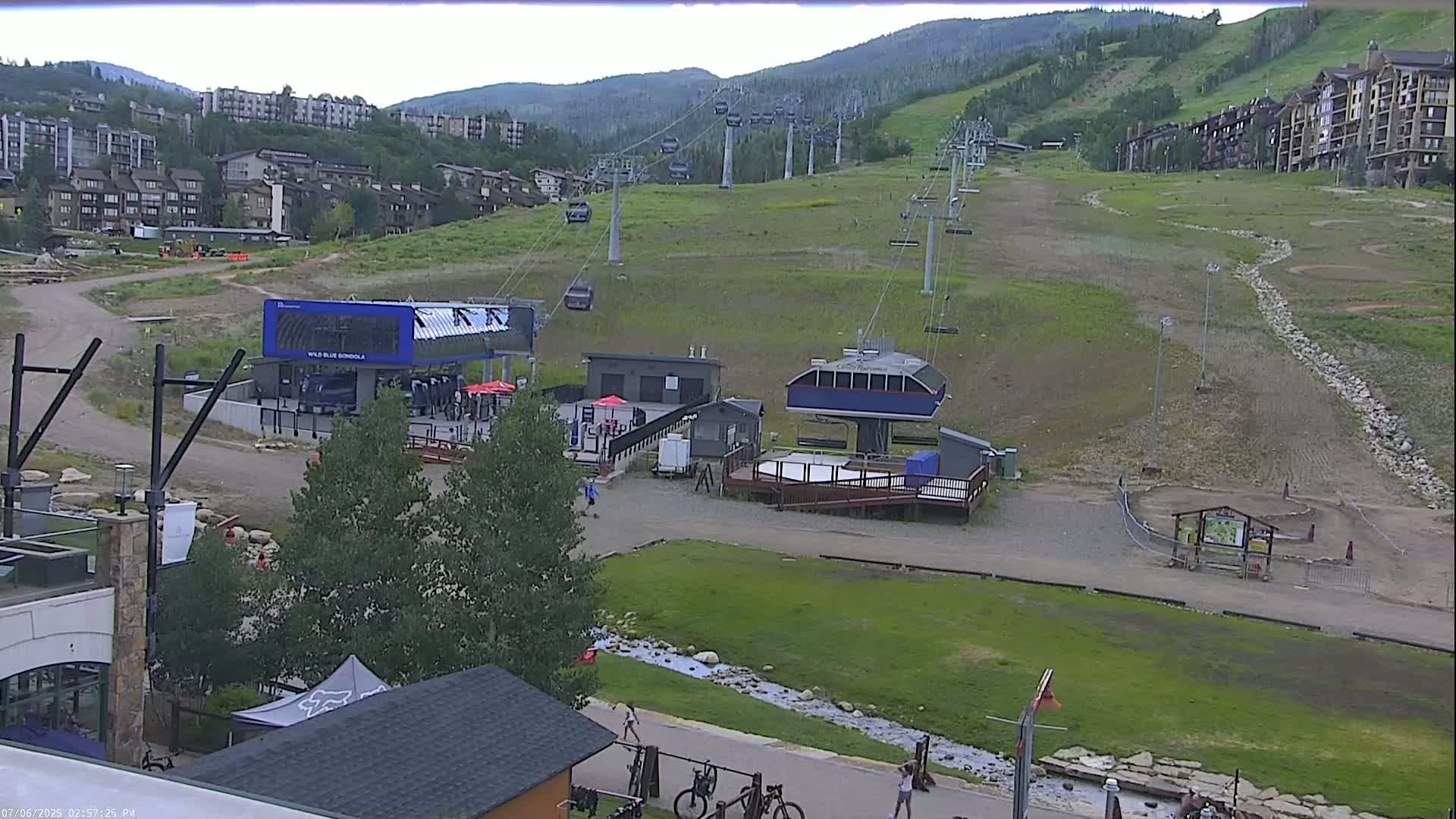 Steamboat Resort Christie Peak Express & Wild Blue Gondola Ropeway & Ski Slopes Live Cam - Steamboat Springs, Routt County, Colorado, USA