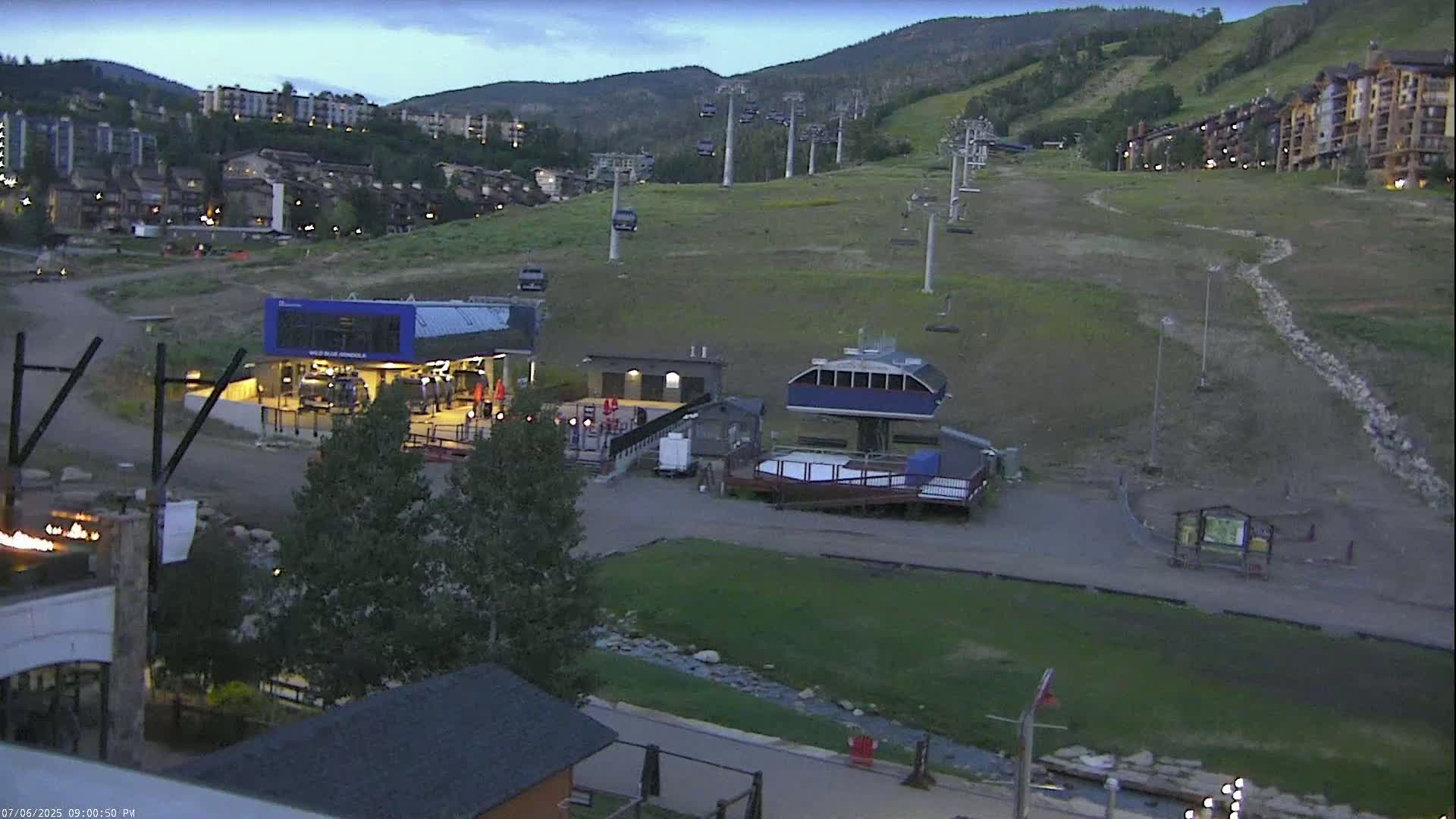 Steamboat Resort Christie Peak Express & Wild Blue Gondola Ropeway & Ski Slopes Live Cam - Steamboat Springs, Routt County, Colorado, USA