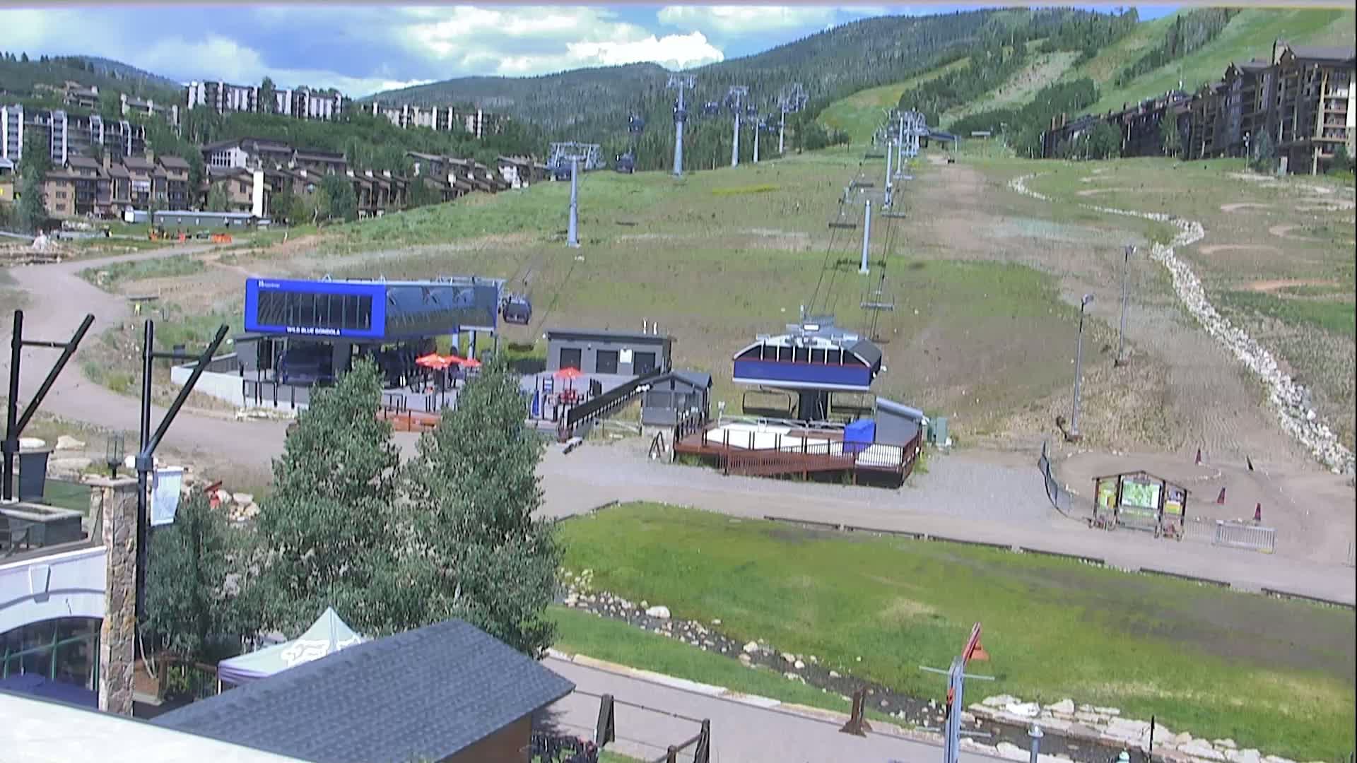 Steamboat Resort Christie Peak Express & Wild Blue Gondola Ropeway & Ski Slopes Live Cam - Steamboat Springs, Routt County, Colorado, USA