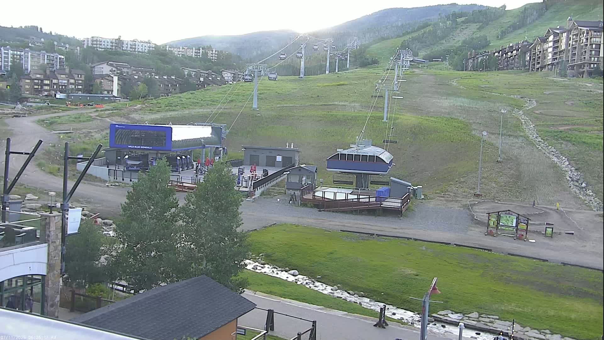 Steamboat Resort Christie Peak Express & Wild Blue Gondola Ropeway & Ski Slopes Live Cam - Steamboat Springs, Routt County, Colorado, USA